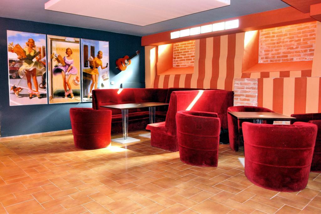 Komoda Club Residence Kaliszki Eksteriør bilde