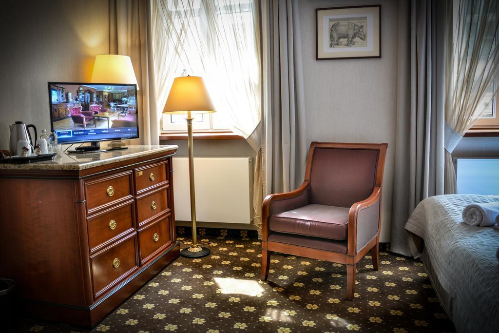 Komoda Club Residence Kaliszki Rom bilde